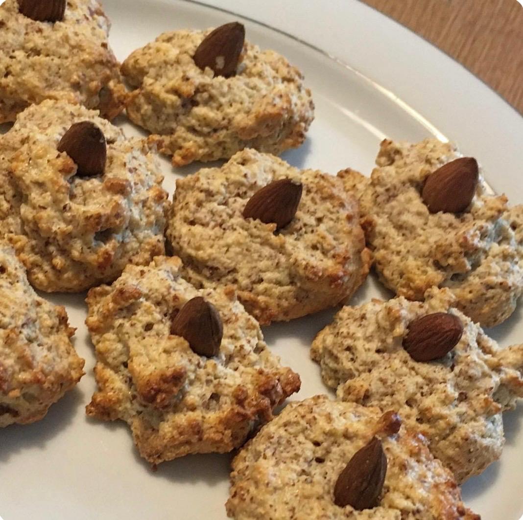 Mandelmakronen weißer Tag